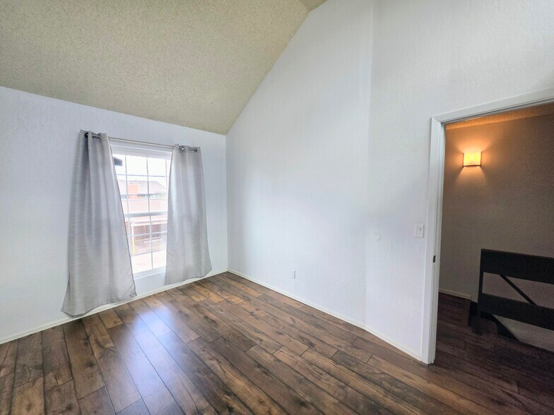 Building Photo - 3110 Van Teylingen Dr