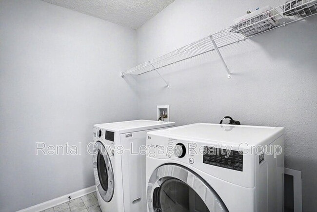 Building Photo - 5054 Oak Bend Ave