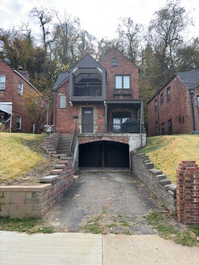 Building Photo - 3809 Beechwood Blvd