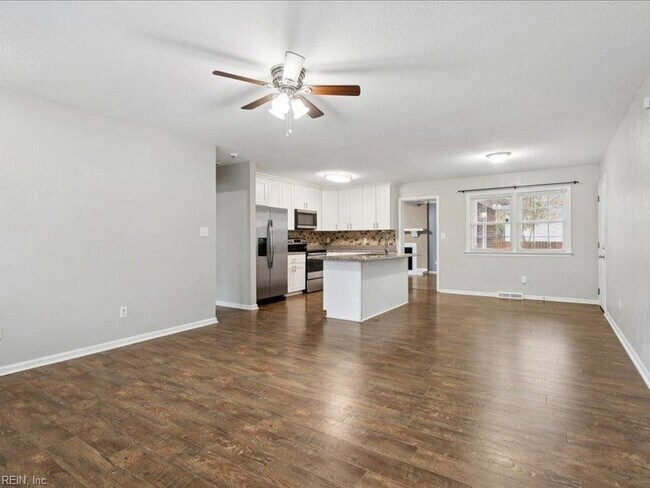 Building Photo - 13202 Aqueduct Dr