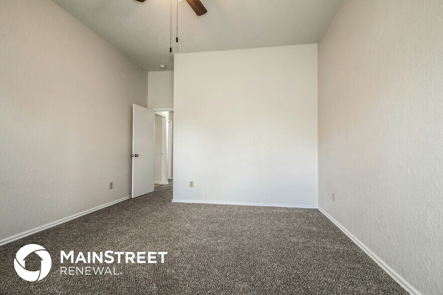 Building Photo - 8808 NW 85th Pl