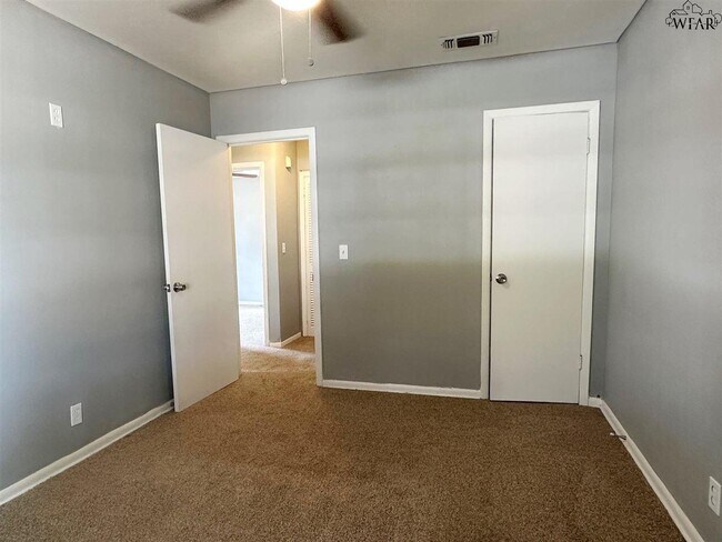 Building Photo - 1708 Cimarron Trail