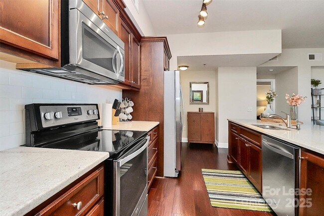 Building Photo - 1315 East Blvd