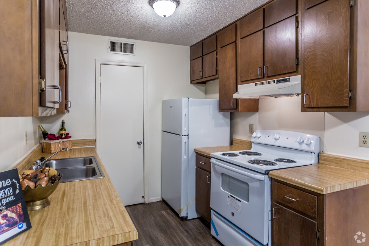 Hickory Pointe Apartments Memphis