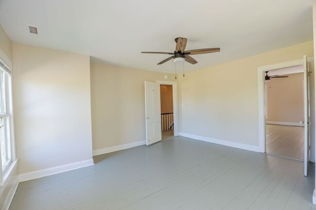 Building Photo - 3963 Oakleys Ln
