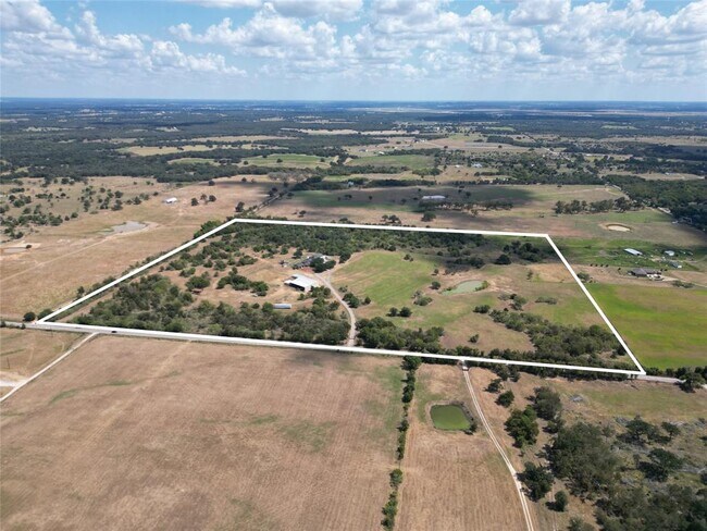 Building Photo - 1124 County Rd 301