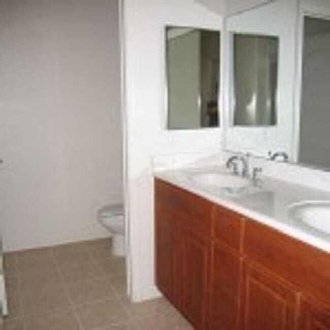 Building Photo - Come Check Out this Wonderful 2 Bedroom 2 ...