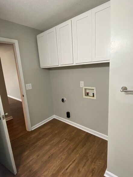Building Photo - 3413 Lisa Dr