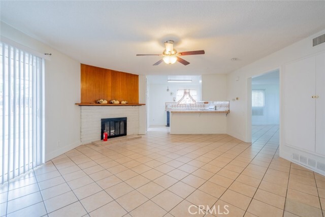Building Photo - 6933 Fallbrook Ave