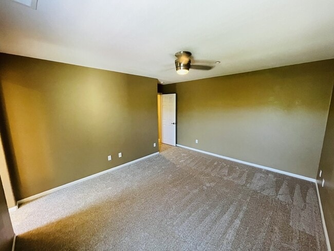 Building Photo - Single Family Residence
