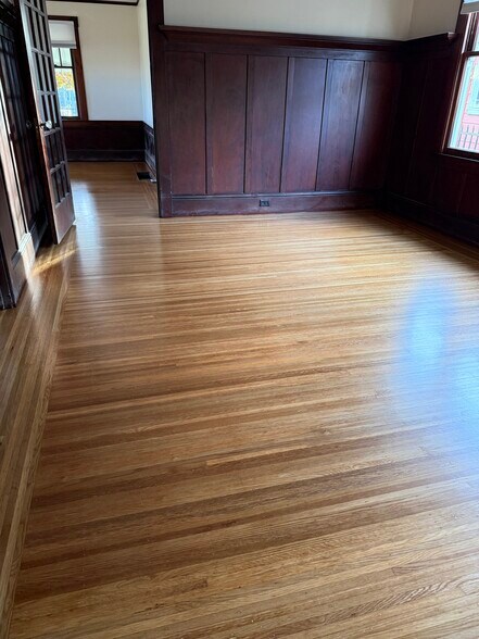 Building Photo - 4114 E 15th St