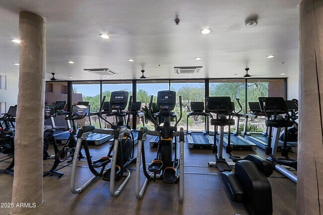 Building Photo - 6939 E Bramble Berry Ln