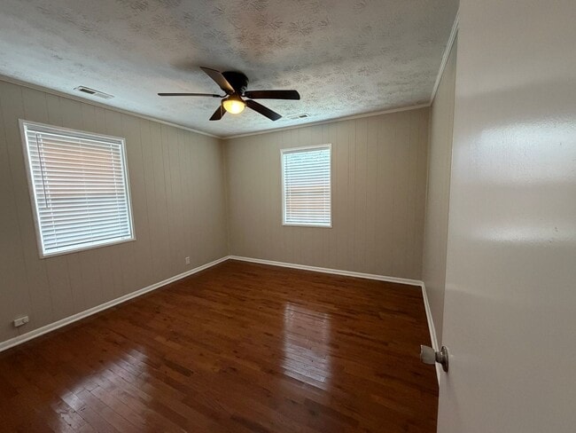 Building Photo - 53 Pelham Heights