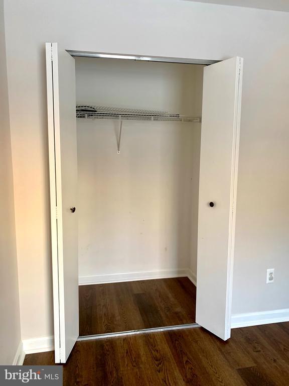 Building Photo - 102 Three Coin Way