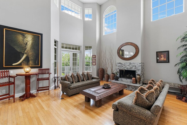 Building Photo - 1927 Sheffield Ave