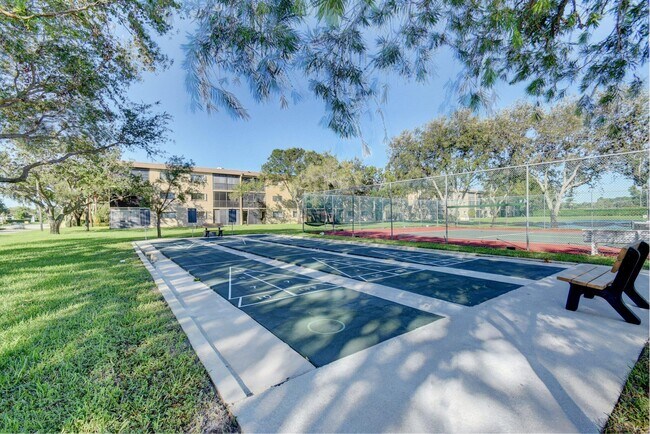 Building Photo - 15234 Lakes of Delray Blvd