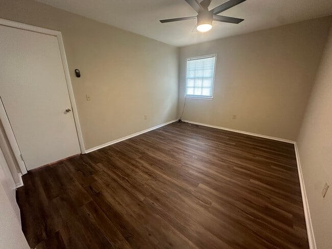 Building Photo - 705 Buena Vista Dr