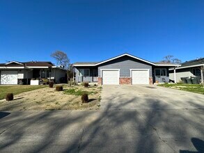 Building Photo - Charming 2 bedroom and 1 bath Duplex in Sacramento