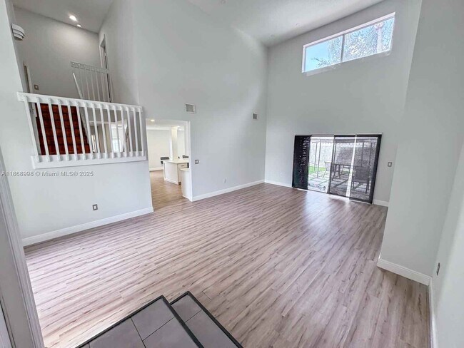 Building Photo - 1015 NW 125th Terrace