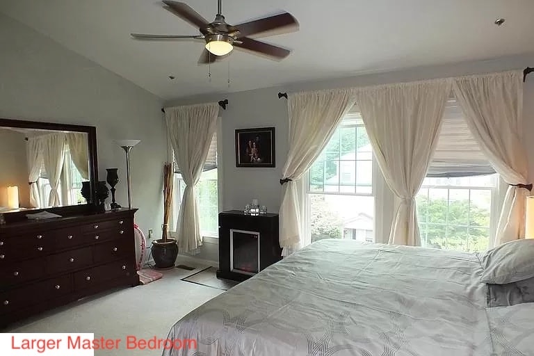 Master bedroom - 11809 Rockaway Ln