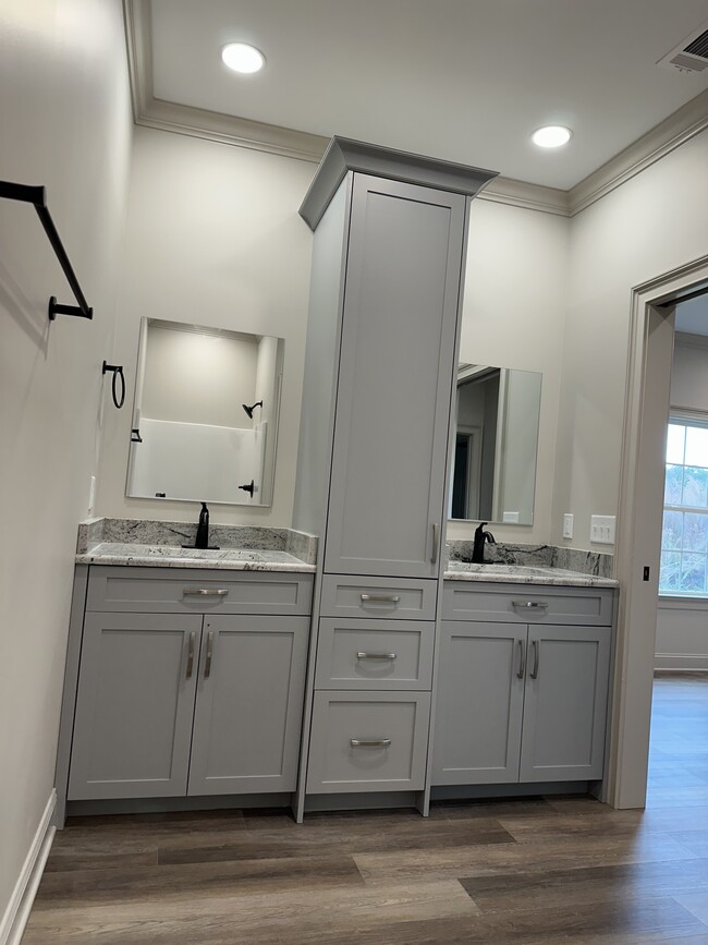 DOUBLE VANITY - 240 Sunset Cir