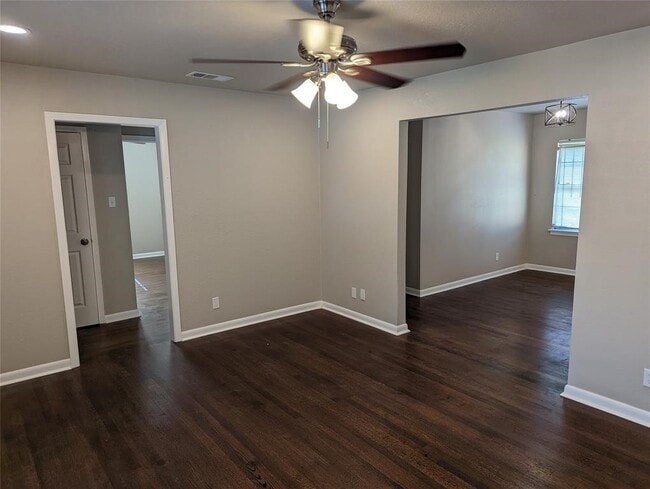 Building Photo - 5622 Elmlawn Dr