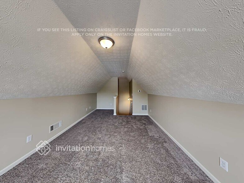 Building Photo - 65 Dartmouth Ct