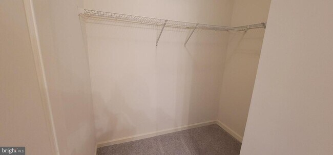 Building Photo - 7128 Fox Harbor Way