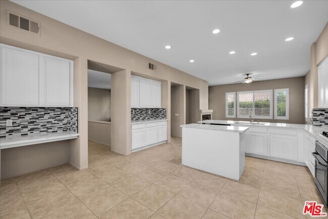 Building Photo - 40808 Eastwood Ln