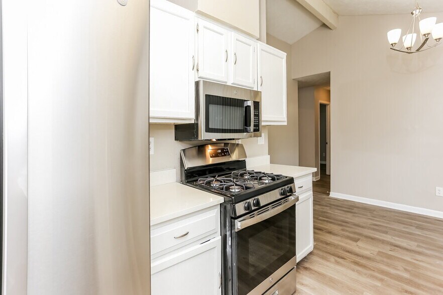 Building Photo - 3824 Skidmore Dr