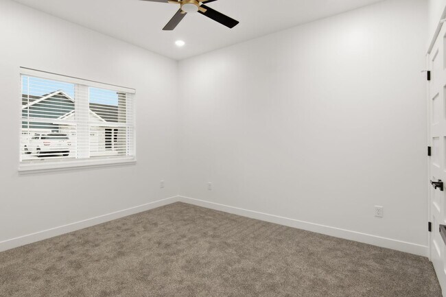Building Photo - 1721 Whitetail Way