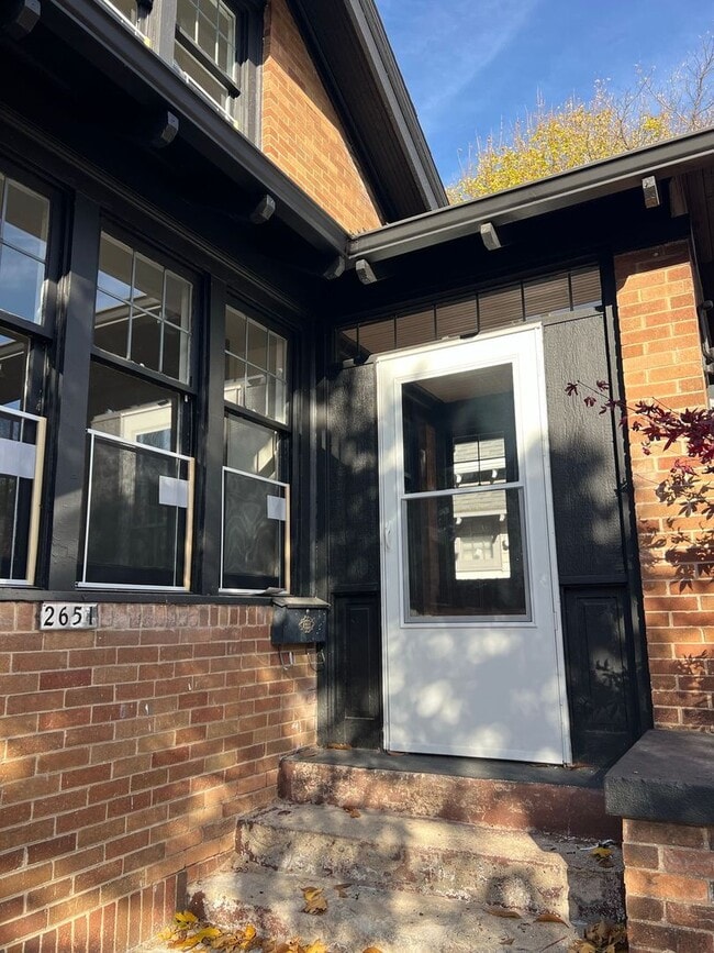 Building Photo - Brand new fully renovated 5 Bedroom Single...