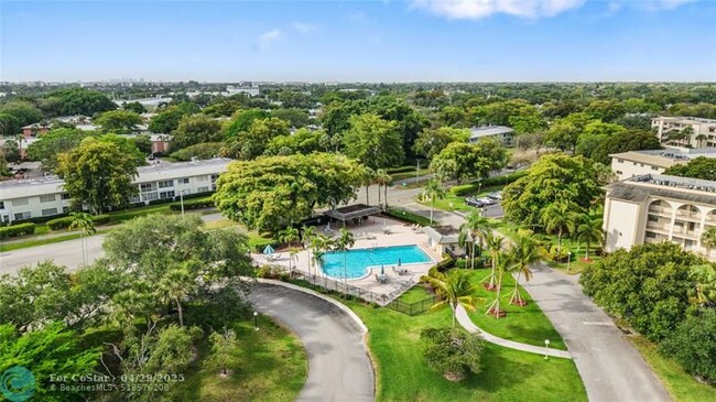 Building Photo - 4701 Martinique Dr