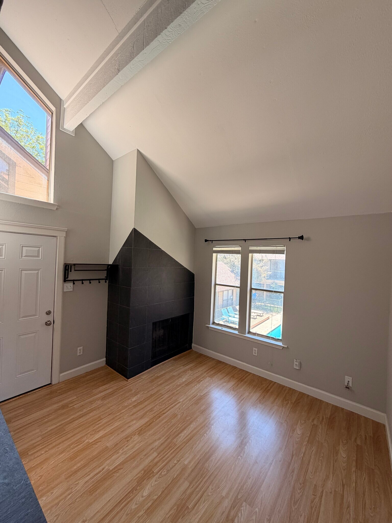 Building Photo - 5608 Cougar Dr