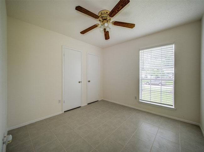 Building Photo - 6834 Harpers Dr
