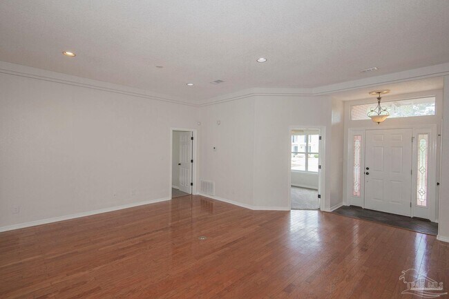 Building Photo - 5490 Oakmont Dr