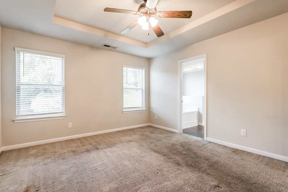 Building Photo - 285 Magnaview Dr