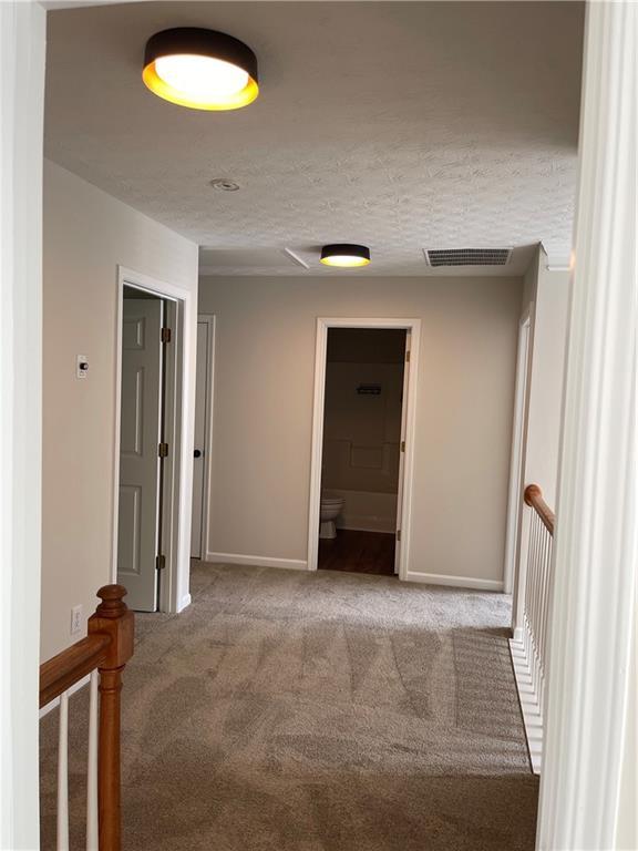 Building Photo - 160 Village Trce