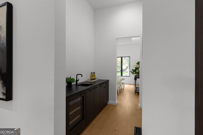 Building Photo - 3293 Lenox Pl NE
