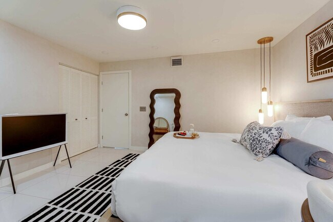 Building Photo - 1884 SW 17th St