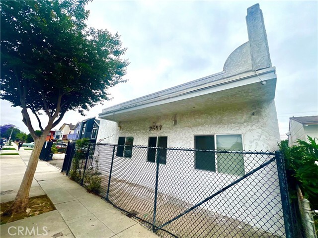 Building Photo - 2657 E Monroe St