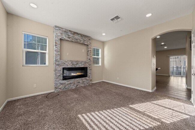 Building Photo - 461 Ashwick Loop