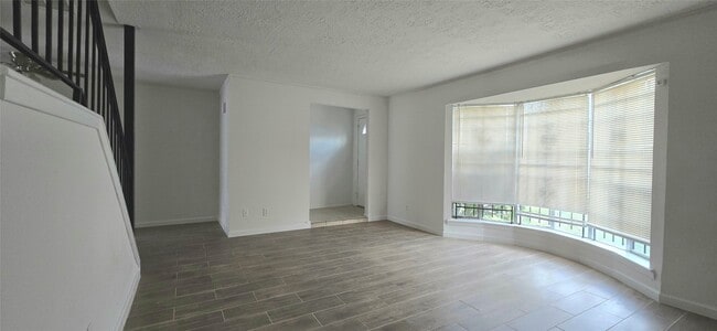 Building Photo - 7151 Chasewood Dr