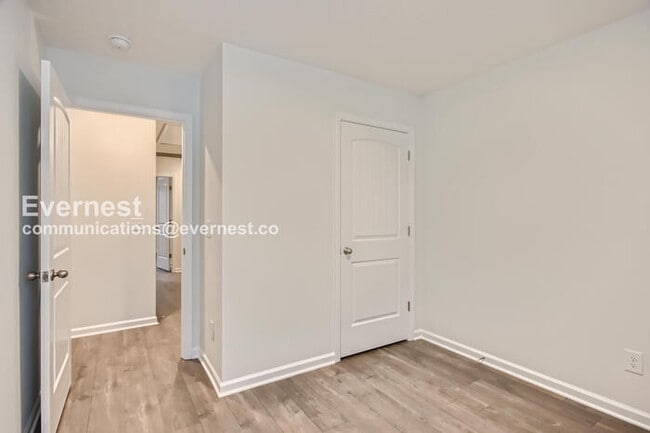 Building Photo - 305 Raines Ct