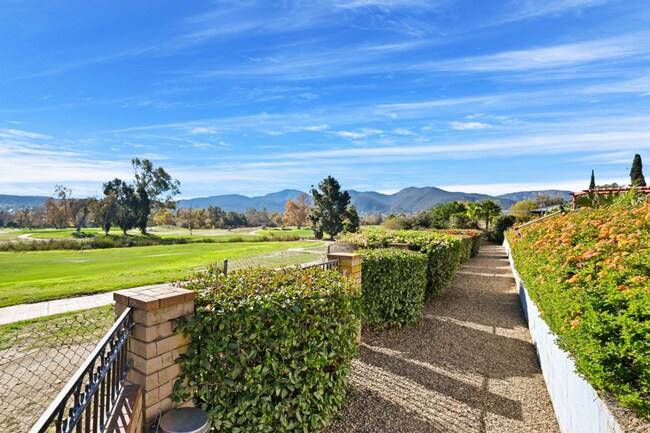 Building Photo - Gorgeous 3BD/3BA Home on a Golf-Course with Expansive Mountain Views! $5,000/mo
