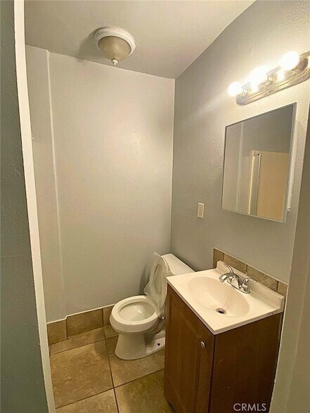 Building Photo - 811 Orchid Ct