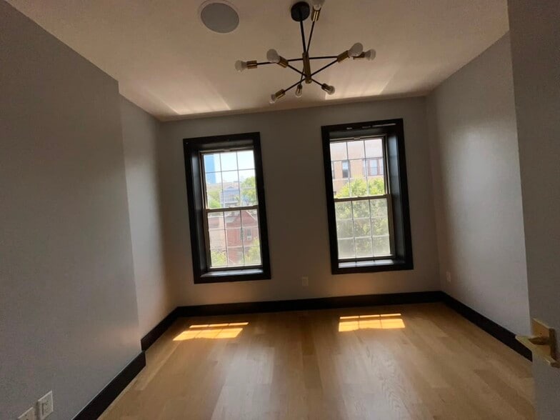 Building Photo - 42 Van Wagenen Ave