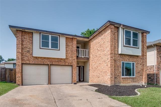 Primary Photo - 829 Foxridge Dr