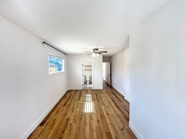 Building Photo - Gorgeous 3B/2BA house w/ Large Backyard, A...