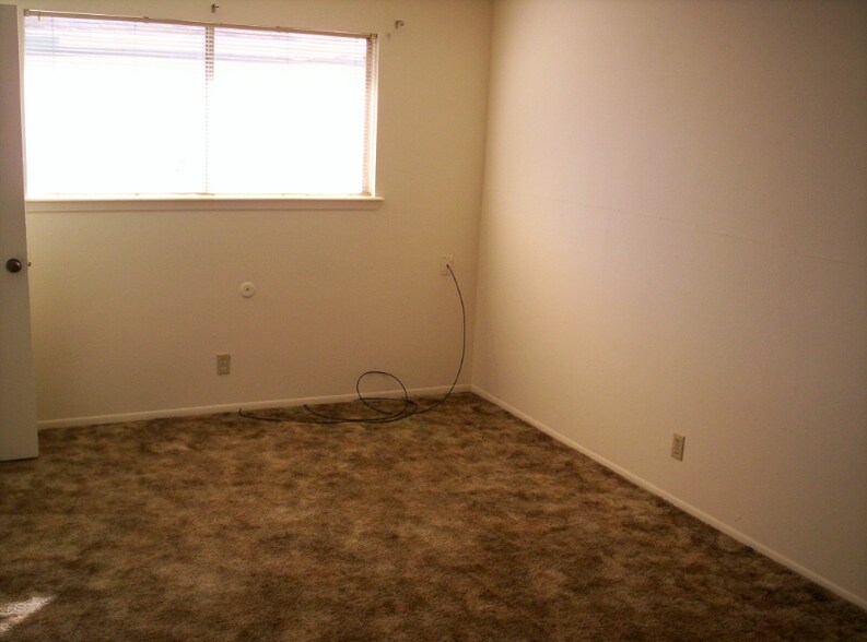 Building Photo - 5 Dallas Ct